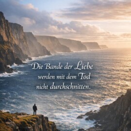 "Die Bande der Liebe werden mit dem Tod nicht durchschnitten." In der Erinnerung zeigt sich, dass Verbundenheit nicht an Anwesenheit gebunden ist. Manches fehlt schmerzlich, und zugleich bleibt ein leiser Faden, der durch Gedanken, Gesten und gemeinsame Spuren weiterträgt. In diesem Zwischenraum darf Trauer sein – und das, was an Liebe geblieben ist. #erinnerung #abschied #trauer #liebe #verlust #verbundenheit #innehalten